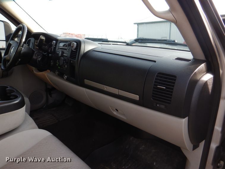 image for item DH8038 2009 Chevrolet Silverado 3500HD  Crew Cab pickup truck