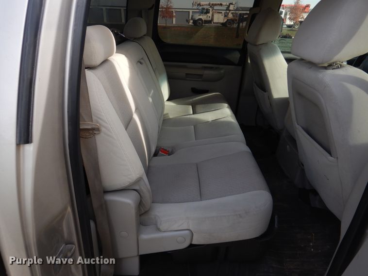 image for item DH8038 2009 Chevrolet Silverado 3500HD  Crew Cab pickup truck