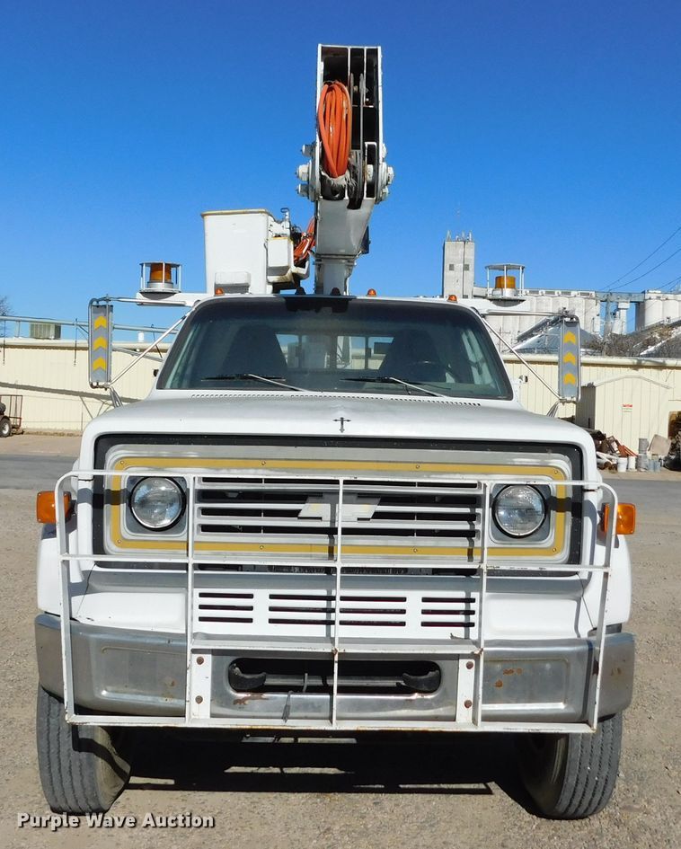 image for item DJ7552 1986 Chevrolet C70  bucket truck