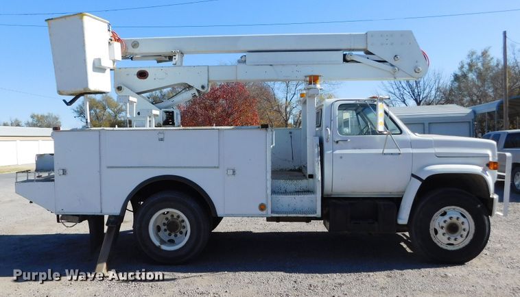 image for item DJ7552 1986 Chevrolet C70  bucket truck