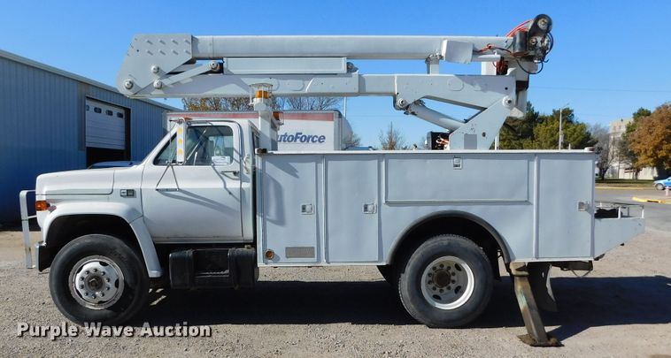 image for item DJ7552 1986 Chevrolet C70  bucket truck