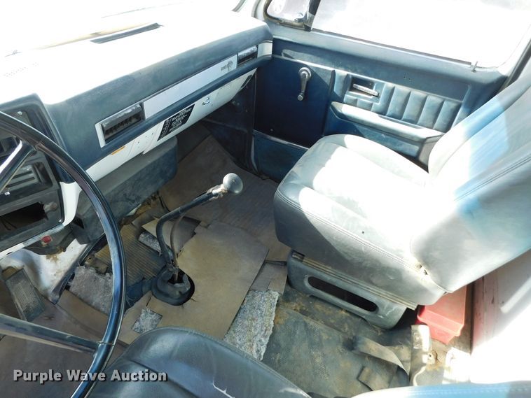 image for item DJ7552 1986 Chevrolet C70  bucket truck