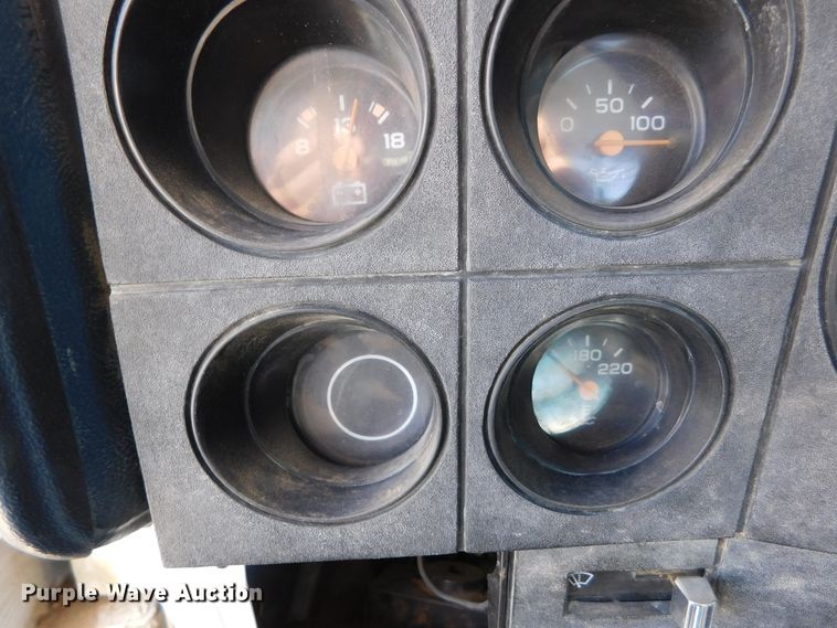 image for item DJ7552 1986 Chevrolet C70  bucket truck