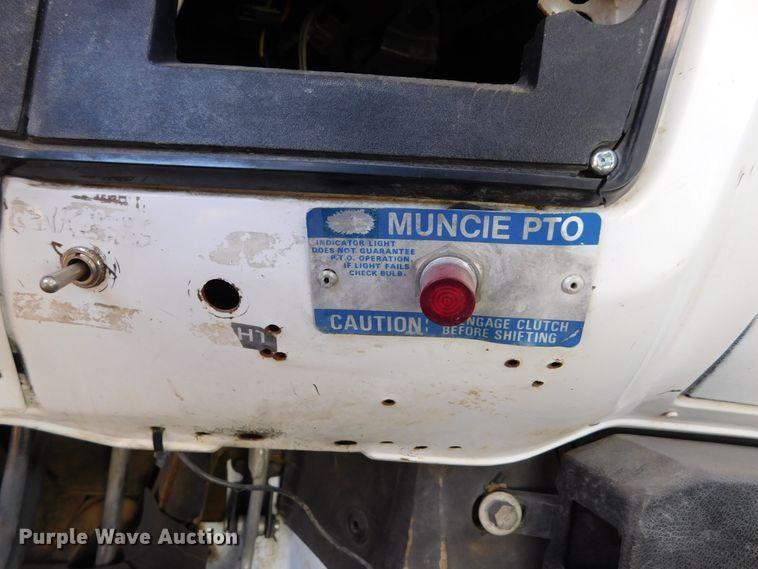 image for item DJ7552 1986 Chevrolet C70  bucket truck