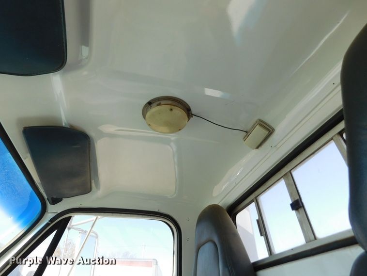 image for item DJ7552 1986 Chevrolet C70  bucket truck