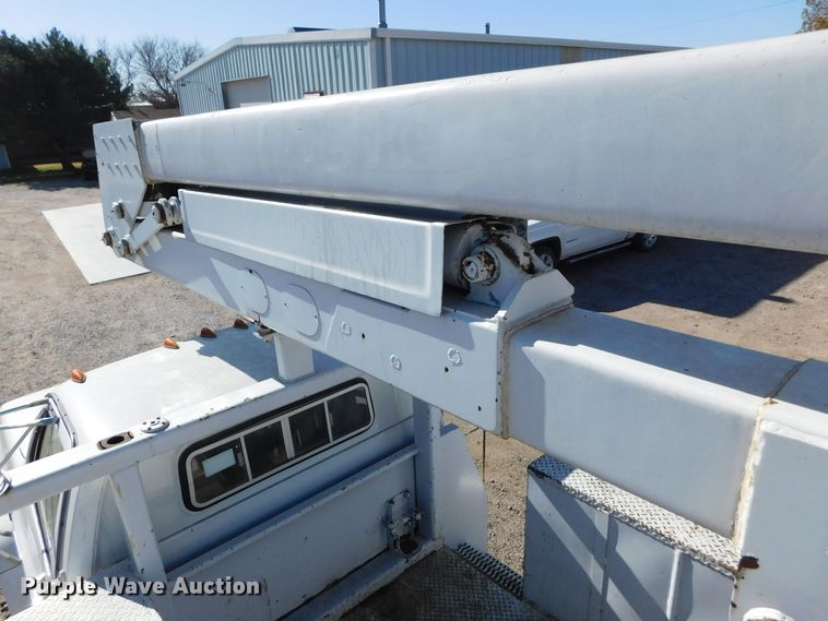 image for item DJ7552 1986 Chevrolet C70  bucket truck