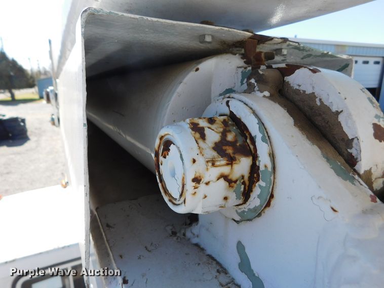 image for item DJ7552 1986 Chevrolet C70  bucket truck