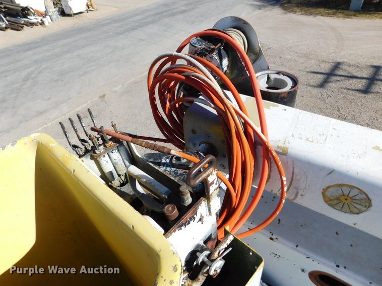 image for item DJ7552 1986 Chevrolet C70  bucket truck