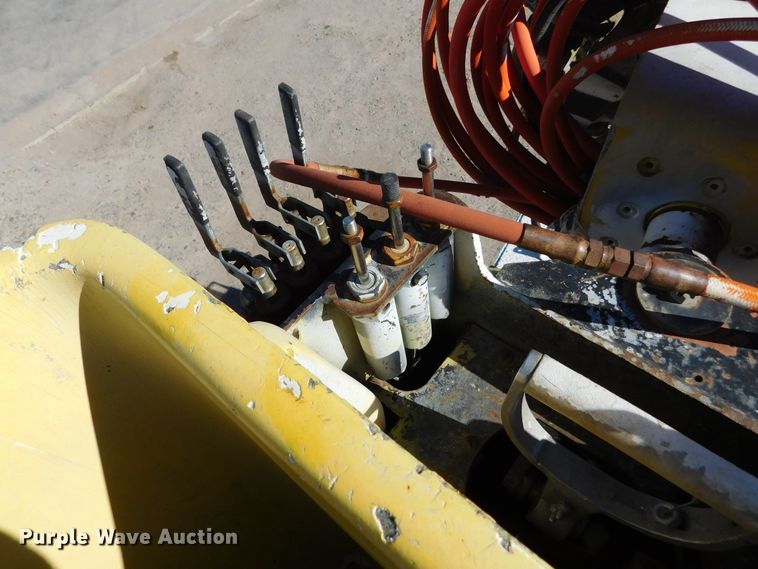 image for item DJ7552 1986 Chevrolet C70  bucket truck