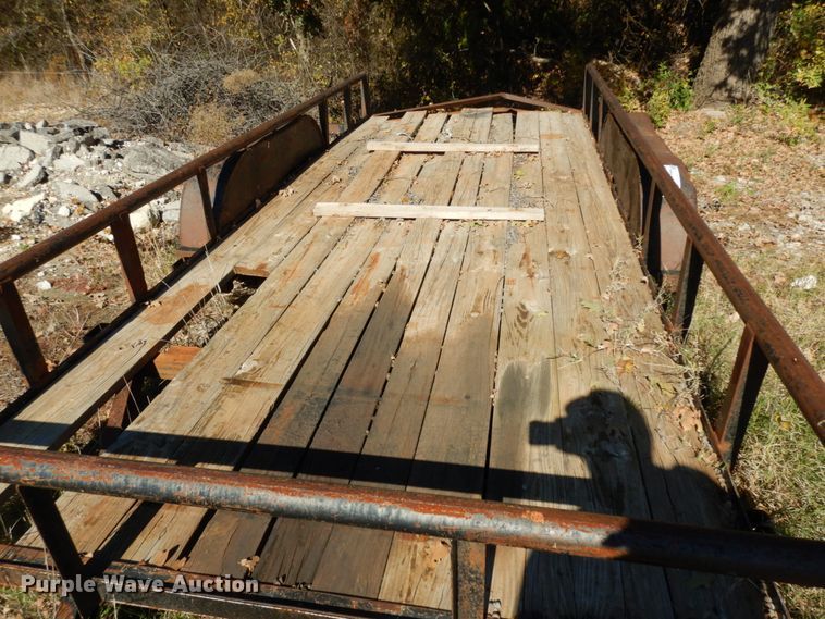 image for item DJ8122 2008 Apache  utility trailer