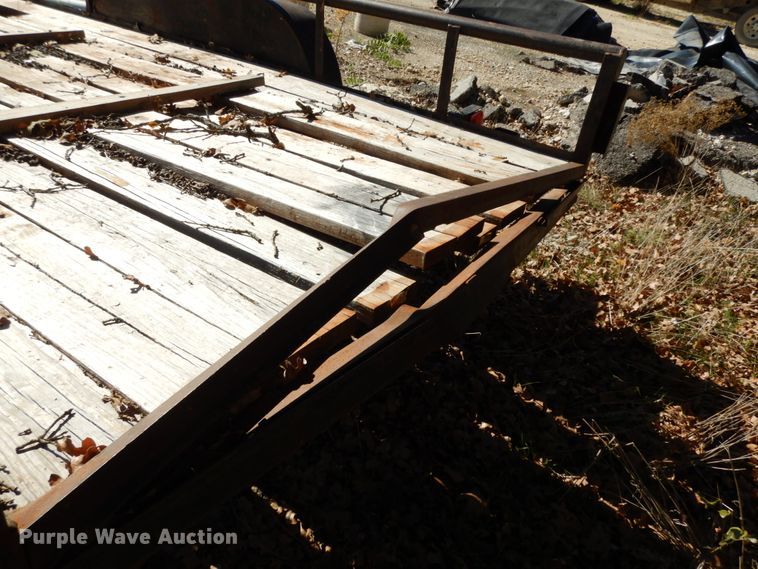 image for item DJ8122 2008 Apache  utility trailer