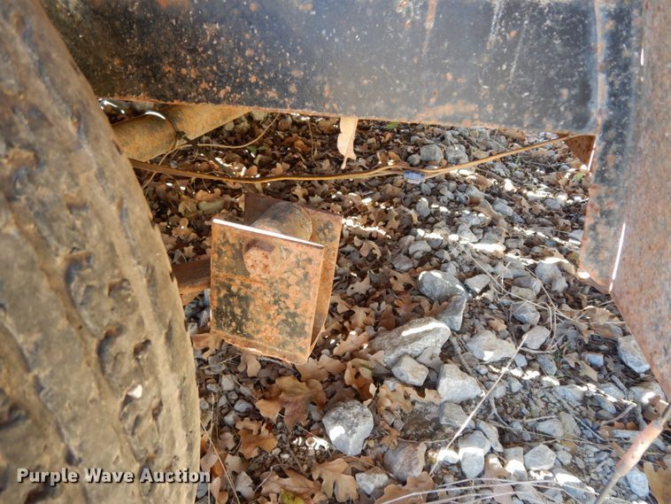 image for item DJ8122 2008 Apache  utility trailer