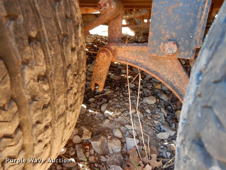 image for item DJ8122 2008 Apache  utility trailer