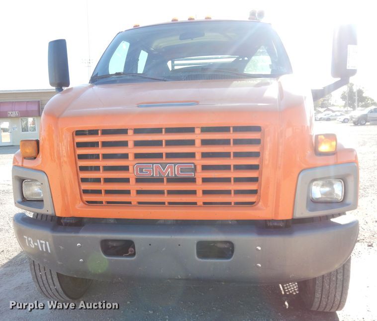 image for item DK3057 2005 GMC C7500  Crew Cab flatbed truck