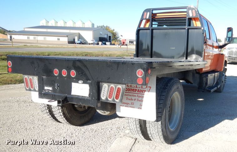 image for item DK3057 2005 GMC C7500  Crew Cab flatbed truck