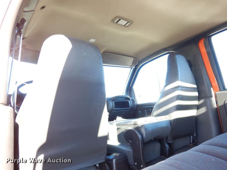 image for item DK3057 2005 GMC C7500  Crew Cab flatbed truck