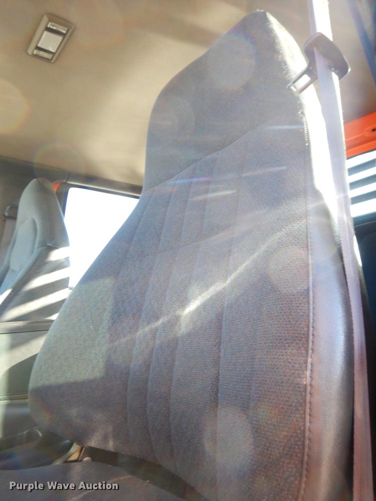 image for item DK3057 2005 GMC C7500  Crew Cab flatbed truck