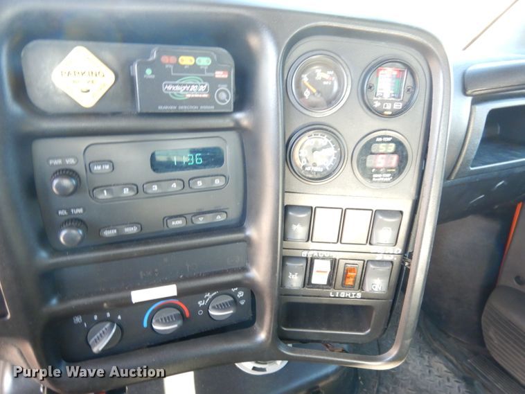 image for item DK3057 2005 GMC C7500  Crew Cab flatbed truck