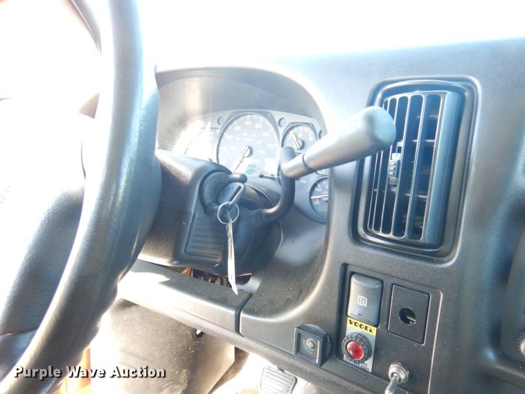 image for item DK3057 2005 GMC C7500  Crew Cab flatbed truck