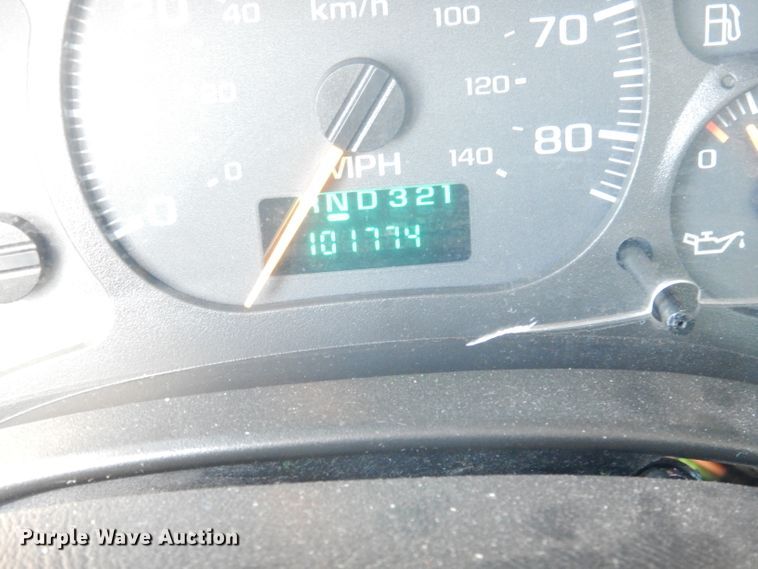 image for item DK3057 2005 GMC C7500  Crew Cab flatbed truck