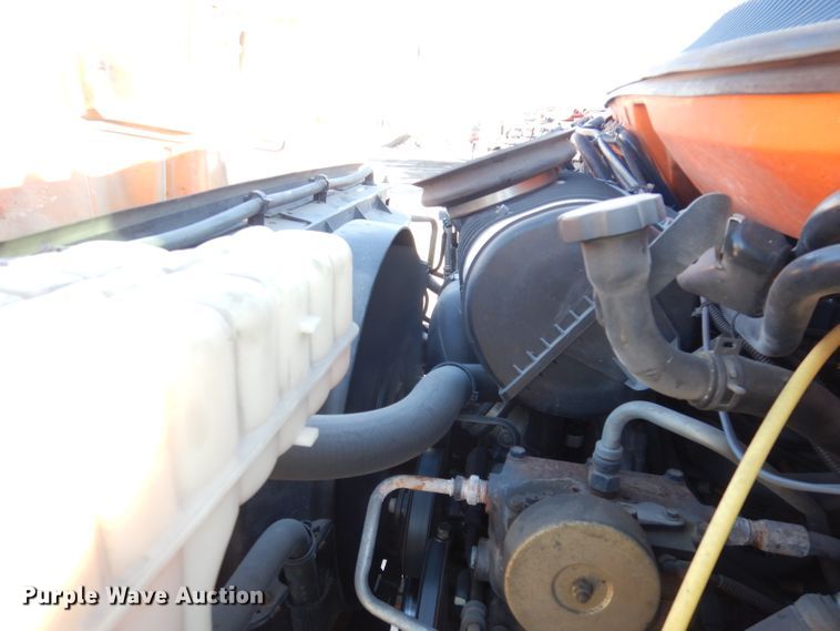 image for item DK3057 2005 GMC C7500  Crew Cab flatbed truck