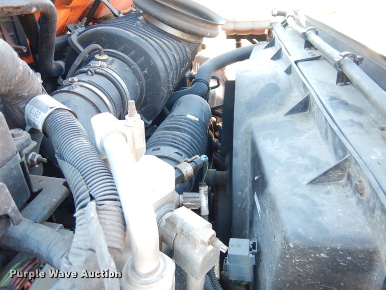 image for item DK3057 2005 GMC C7500  Crew Cab flatbed truck