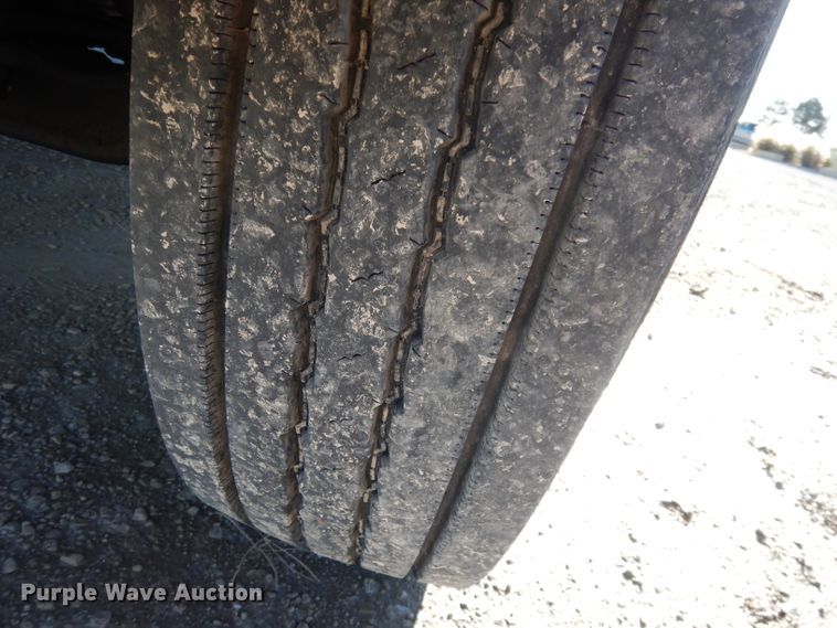 image for item DK3057 2005 GMC C7500  Crew Cab flatbed truck