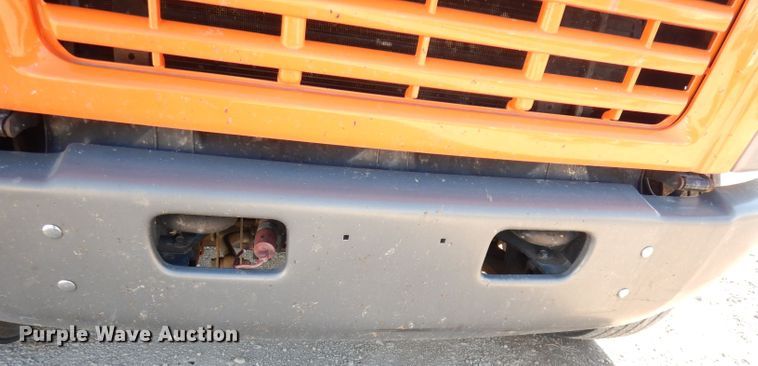 image for item DK3057 2005 GMC C7500  Crew Cab flatbed truck