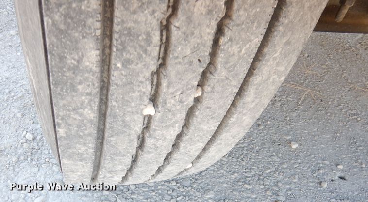 image for item DK3057 2005 GMC C7500  Crew Cab flatbed truck