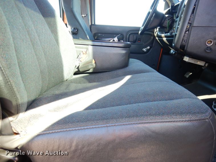 image for item DK3057 2005 GMC C7500  Crew Cab flatbed truck