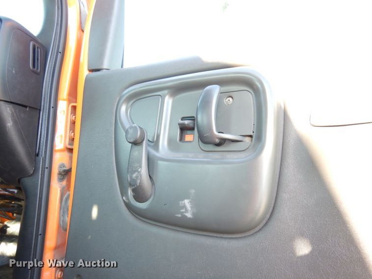 image for item DK3057 2005 GMC C7500  Crew Cab flatbed truck