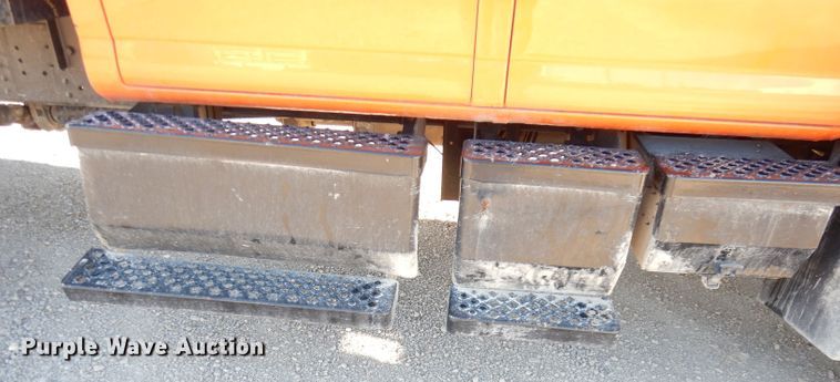 image for item DK3057 2005 GMC C7500  Crew Cab flatbed truck