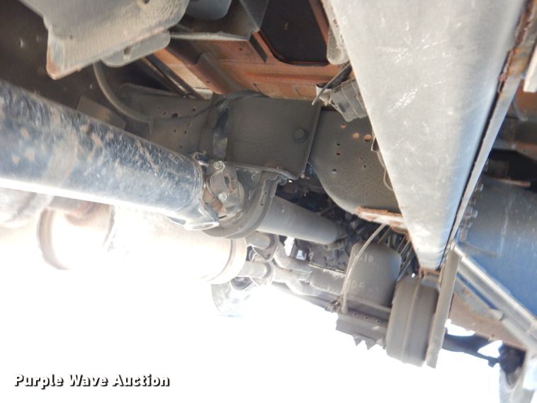 image for item DK3057 2005 GMC C7500  Crew Cab flatbed truck