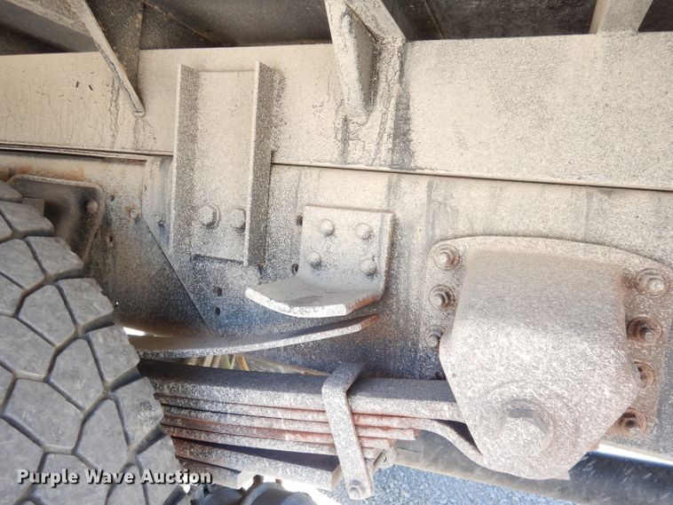 image for item DK3057 2005 GMC C7500  Crew Cab flatbed truck