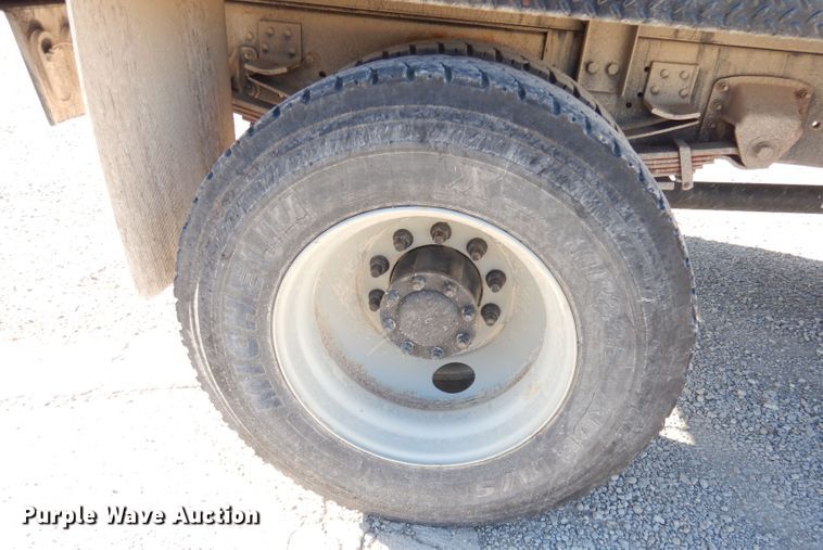 image for item DK3057 2005 GMC C7500  Crew Cab flatbed truck