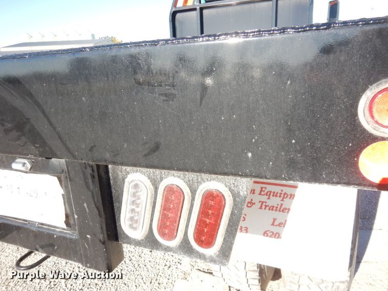 image for item DK3057 2005 GMC C7500  Crew Cab flatbed truck