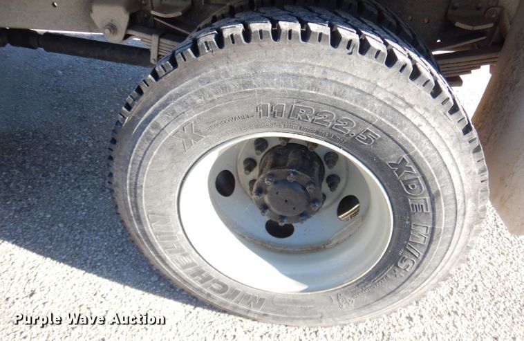 image for item DK3057 2005 GMC C7500  Crew Cab flatbed truck