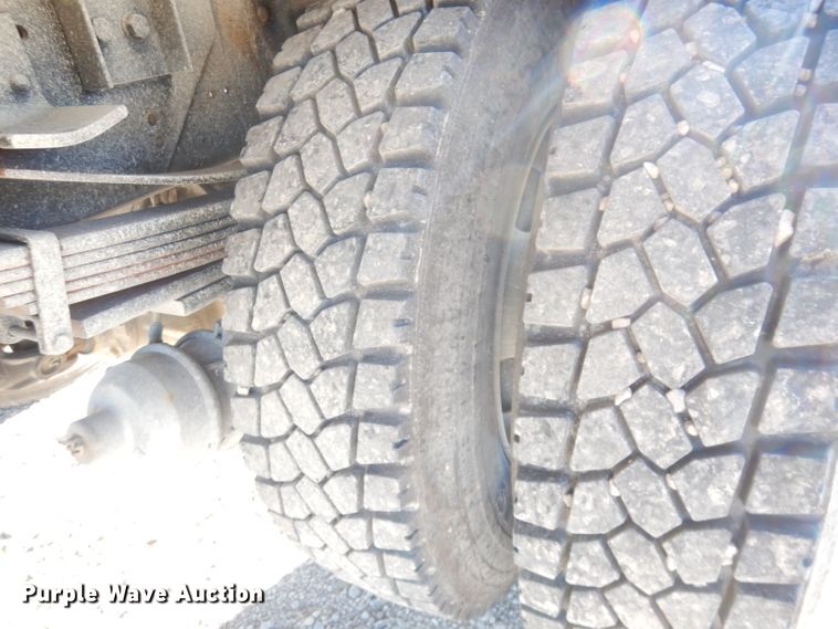 image for item DK3057 2005 GMC C7500  Crew Cab flatbed truck