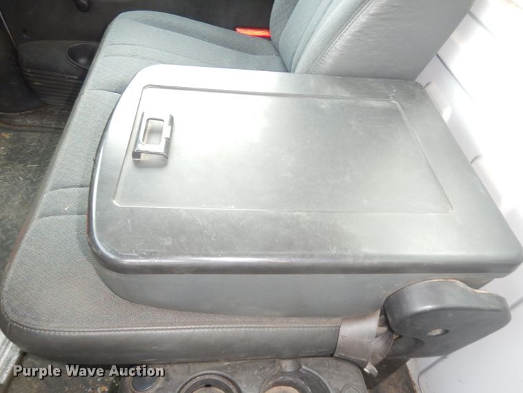 image for item DK3075 2007 Chevrolet C5500  dump flatbed truck