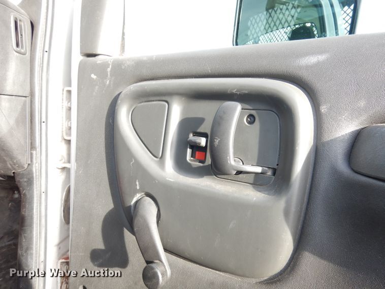 image for item DK3075 2007 Chevrolet C5500  dump flatbed truck