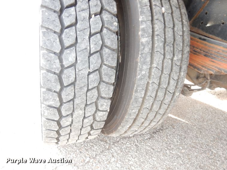 image for item DK3075 2007 Chevrolet C5500  dump flatbed truck