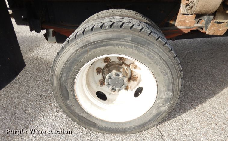 image for item DK3075 2007 Chevrolet C5500  dump flatbed truck