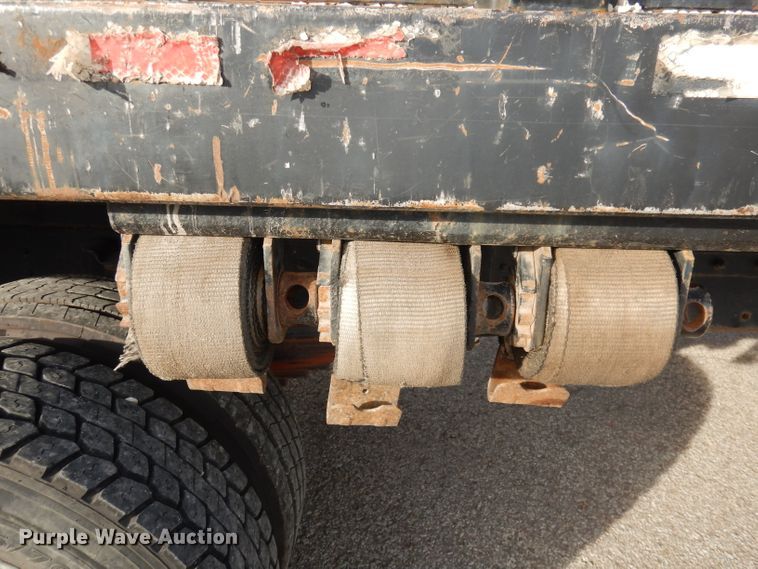 image for item DK3075 2007 Chevrolet C5500  dump flatbed truck