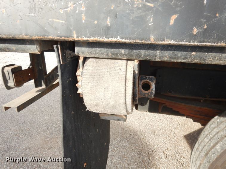 image for item DK3075 2007 Chevrolet C5500  dump flatbed truck