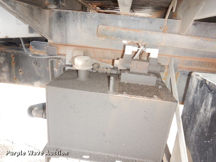 image for item DK3075 2007 Chevrolet C5500  dump flatbed truck