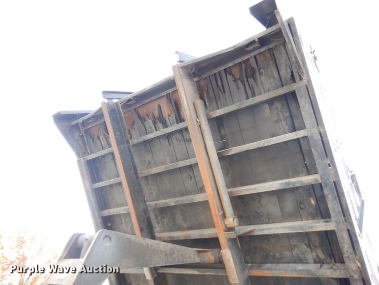 image for item DK3075 2007 Chevrolet C5500  dump flatbed truck