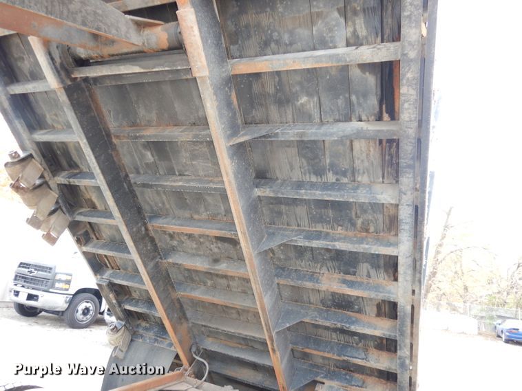 image for item DK3075 2007 Chevrolet C5500  dump flatbed truck