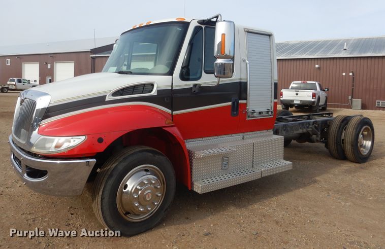 image for item DK3274 2009 International 4300  truck cab and chassis