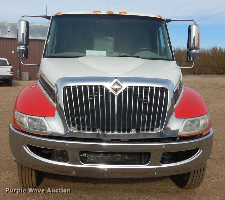 image for item DK3274 2009 International 4300  truck cab and chassis