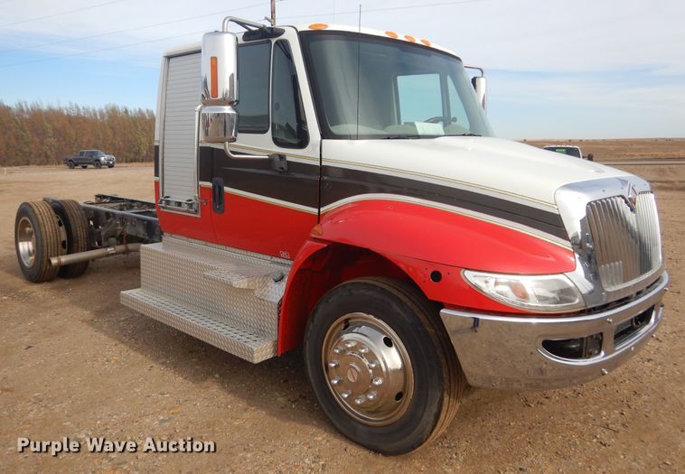 image for item DK3274 2009 International 4300  truck cab and chassis